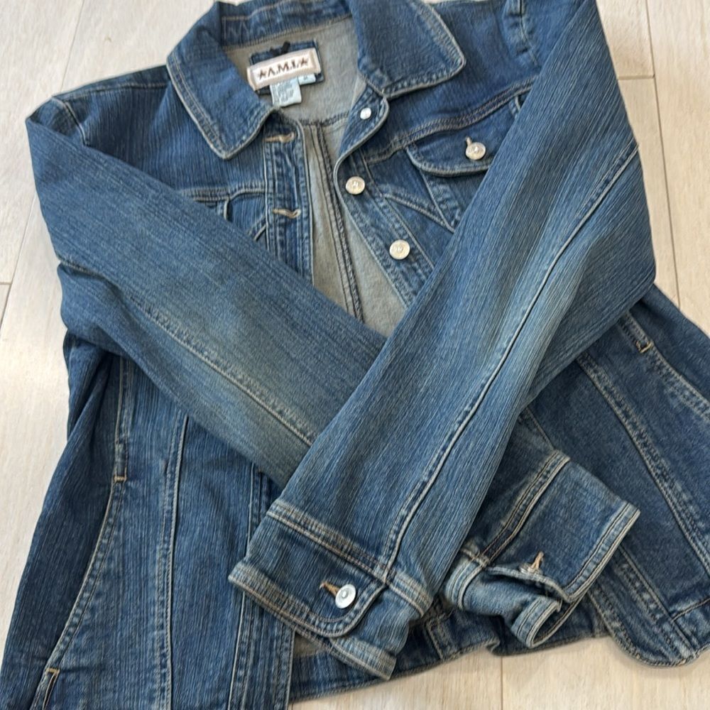 A.M.I Denim Jacket - Picture 4 of 6